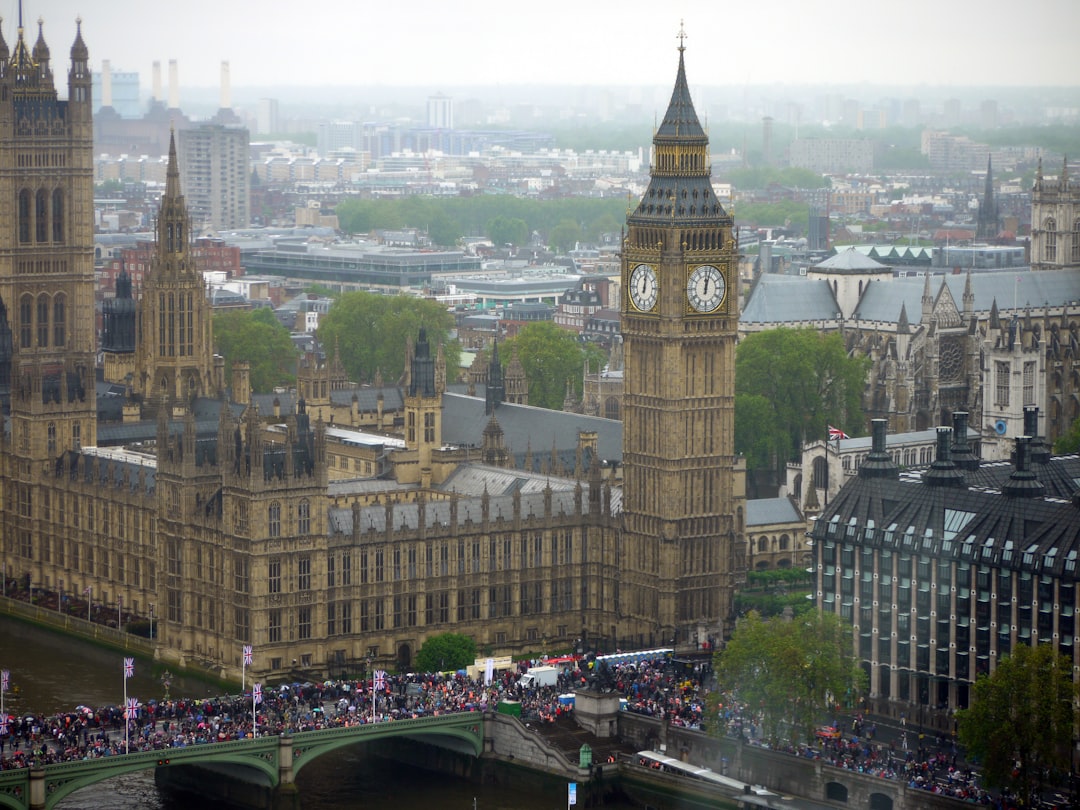 The Rise of the City-State: Are London and Manchester Decoupling?
